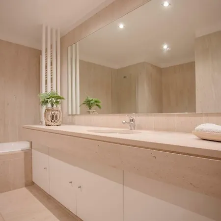 Liiiving In Matosinhos - Seaside Delight Apartment Matosinhos (Porto)